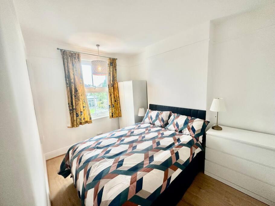 Villa 4 Bed House In Daneby Road,Se6 Catford Exterior foto