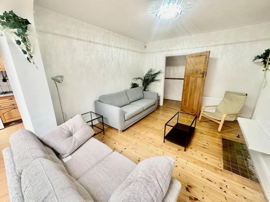 Villa 4 Bed House In Daneby Road,Se6 Catford Exterior foto