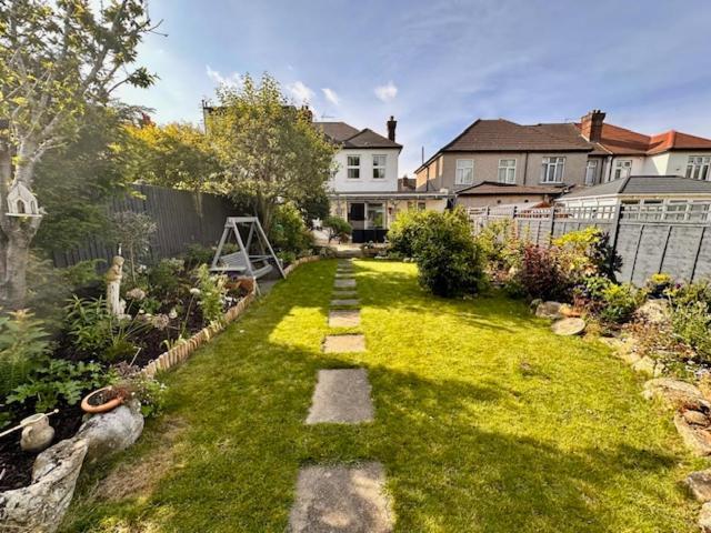 Villa 4 Bed House In Daneby Road,Se6 Catford Exterior foto